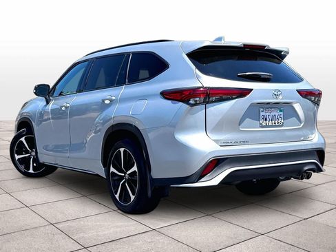 Used 2021 Toyota Highlander XSE AWD/4WD image 15