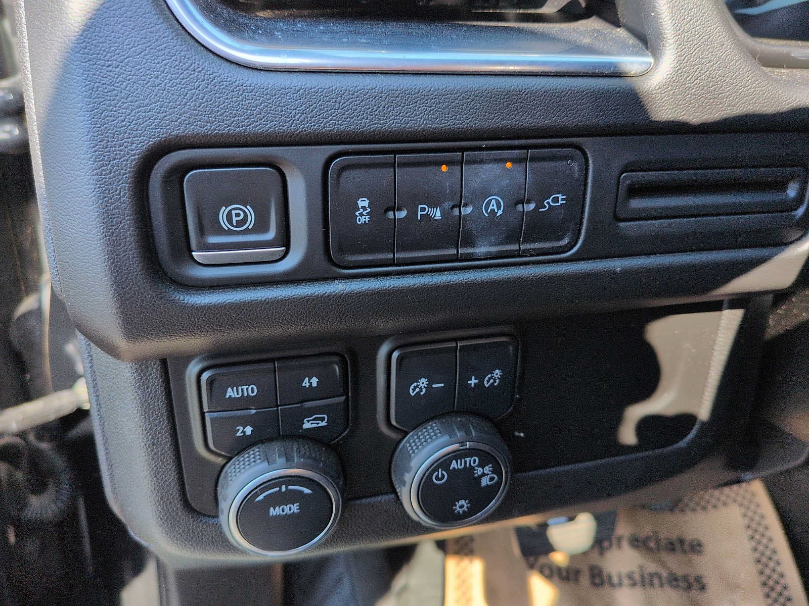 Used 2021 Chevrolet Tahoe LT AWD/4WD image 16