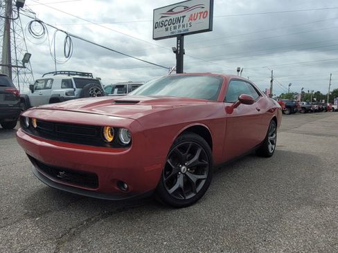 Used 2018 Dodge Challenger SXT w/ Blacktop Package image 12