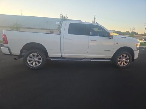 Used 2023 RAM 2500 Laramie AWD/4WD image 12