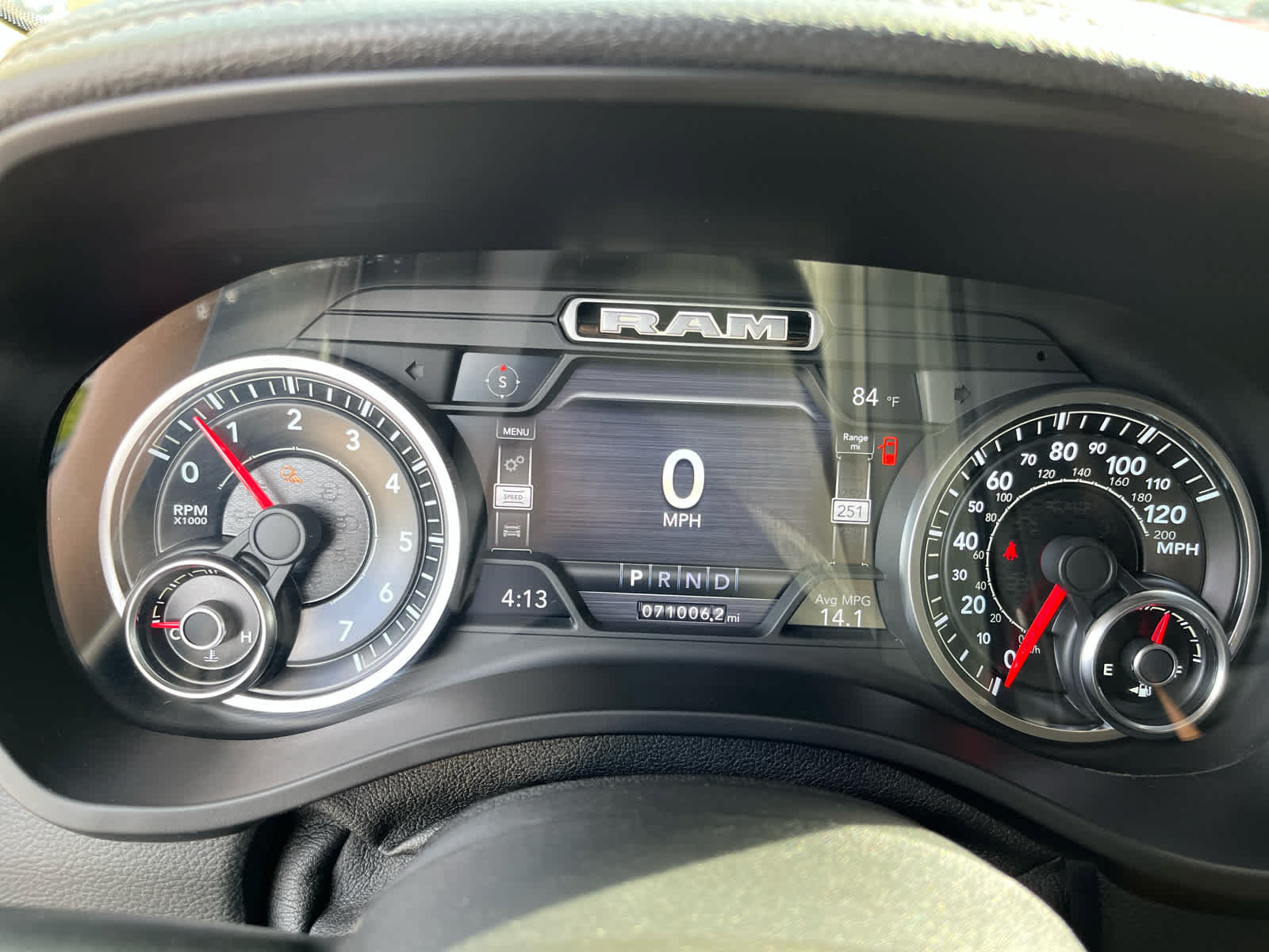 Used 2019 RAM 1500 Laramie AWD/4WD image 14