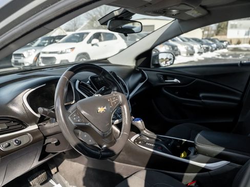 Used 2017 Chevrolet Volt LT image 6