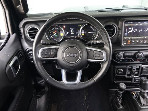 Used 2021 Jeep Wrangler Unlimited Sahara image 18