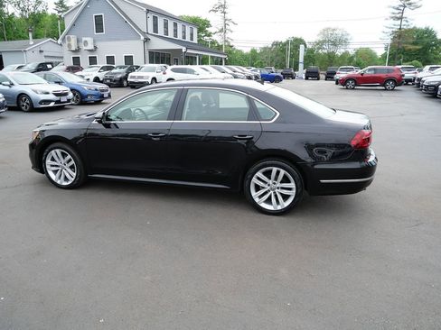 Used 2018 Volkswagen Passat 2.0T SE FWD image 8