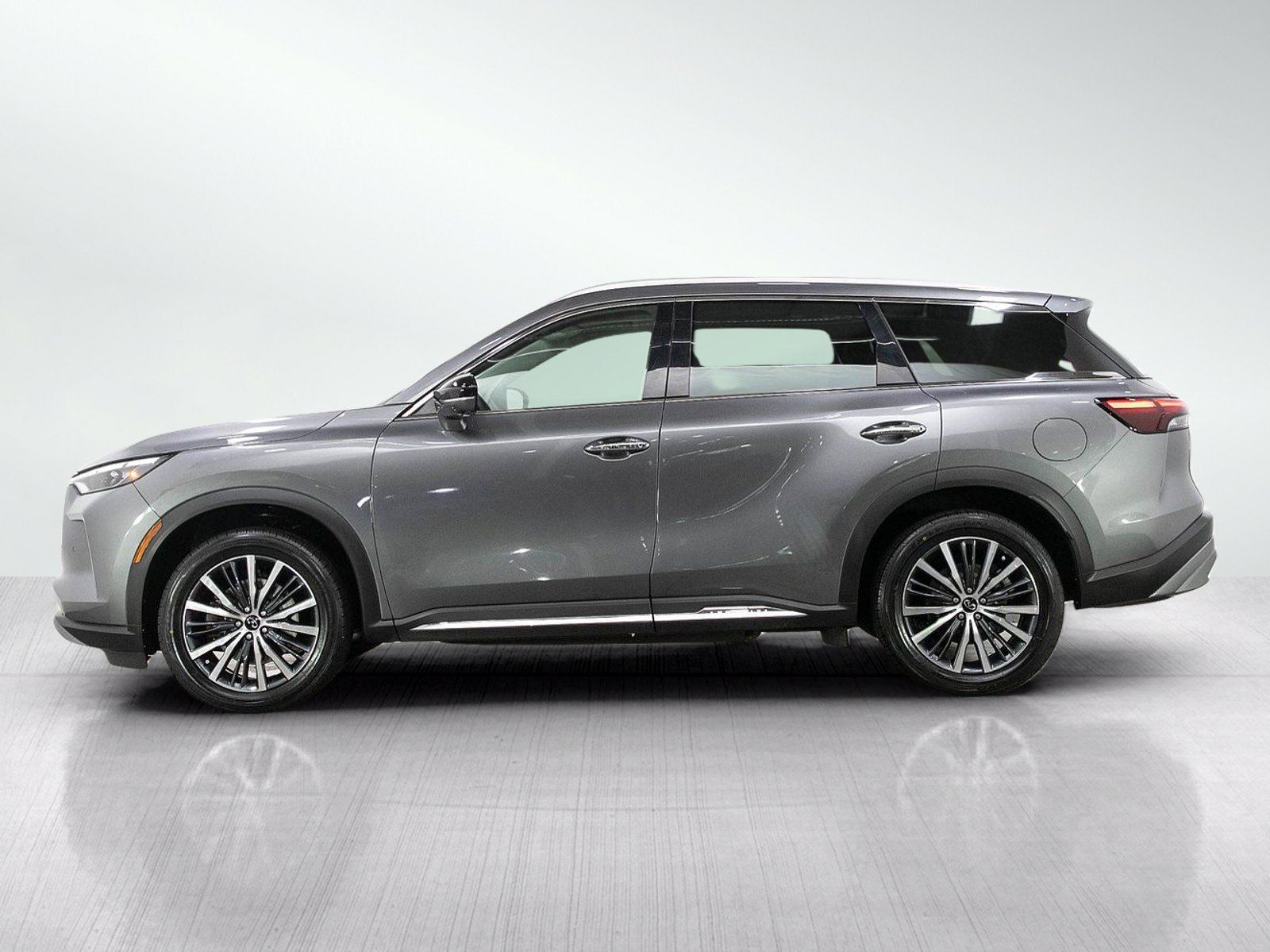 Used 2023 INFINITI QX60 Sensory AWD/4WD image 2