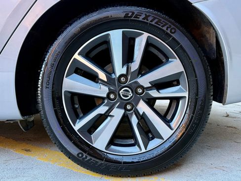 Used 2021 Nissan Versa SV image 23