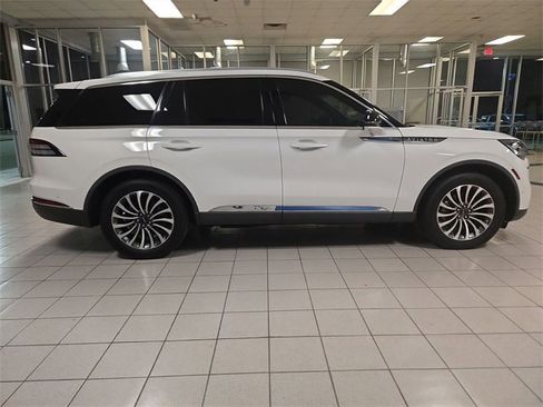 Used 2022 Lincoln Aviator Reserve image 9