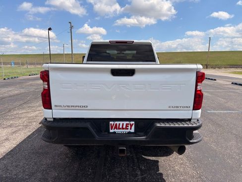 Used 2023 Chevrolet Silverado 2500 Custom w/ Custom Value Package AWD/4WD image 10