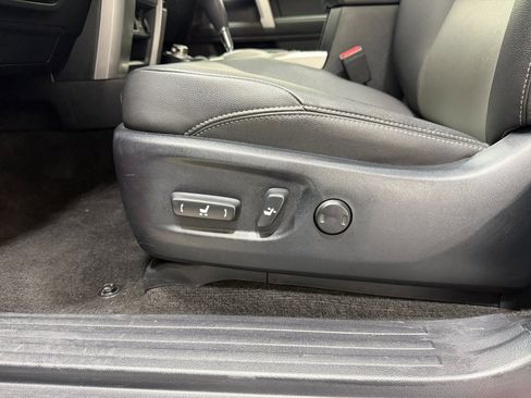 Used 2020 Toyota 4Runner SR5 Premium image 12