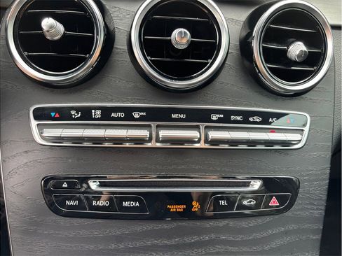 Used 2019 Mercedes-Benz GLC 300 image 30