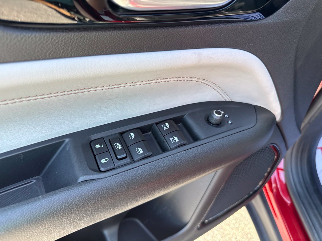 Used 2025 Jeep Compass Limited AWD/4WD image 25