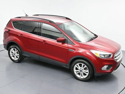 Used 2018 Ford Escape SE w/ SE Sync 3 Package FWD image 33