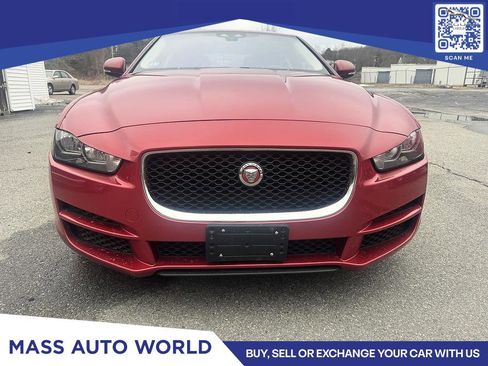 Used 2017 Jaguar XE Premium image 3