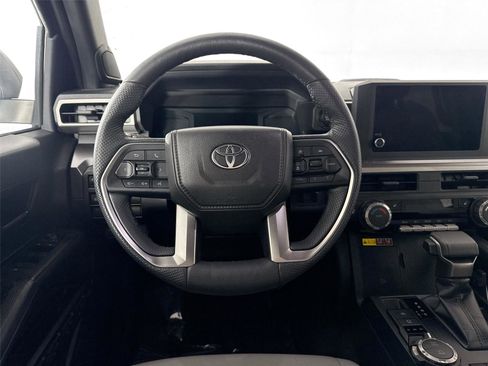 Certified 2025 Toyota Tacoma SR5 image 31