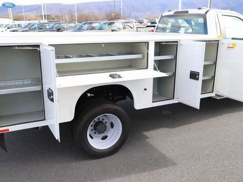 Used 2024 Ford F550 4x4 Regular Cab Super Duty image 11