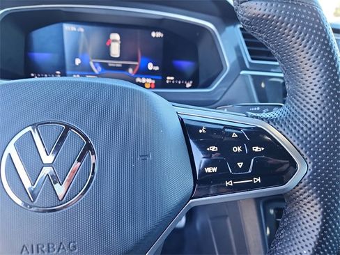 Certified 2022 Volkswagen Tiguan SE R-Line image 18