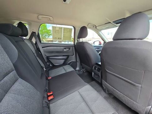 Used 2025 Nissan Rogue SV image 27