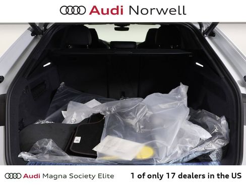 New 2026 Audi SQ8 Prestige image 16