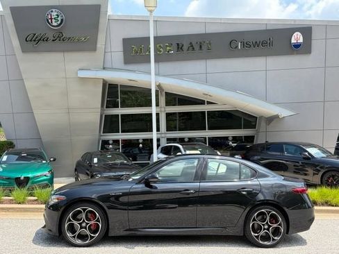 Used 2023 Alfa Romeo Giulia Veloce AWD/4WD image 8