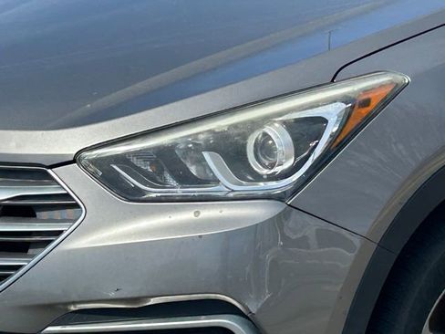 Used 2018 Hyundai Santa Fe Sport image 9