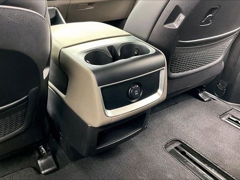 Used 2025 Kia Carnival LXS image 33