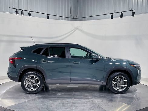 Used 2025 Chevrolet Trax LT w/ Driver Confidence Package FWD image 10