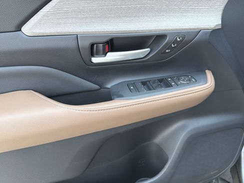 New 2026 Toyota Grand Highlander Platinum image 12