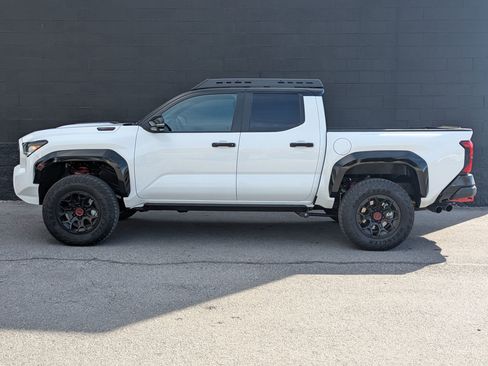 Used 2025 Toyota Tacoma TRD Pro image 8