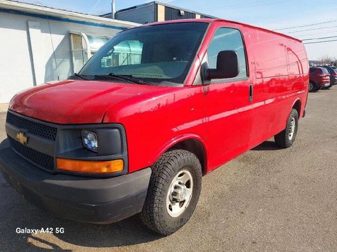 Used 2013 Chevrolet Express 2500 RWD image 2