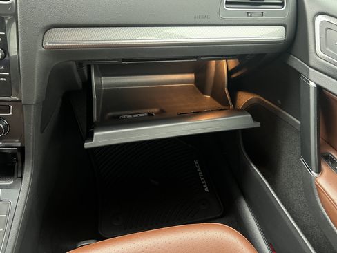 Used 2018 Volkswagen Golf Alltrack SE image 35