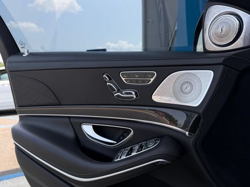 Used 2015 Mercedes-Benz S 63 AMG 4MATIC Sedan image 31
