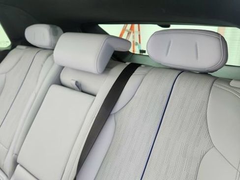 Used 2024 Cadillac Lyriq Sport image 31