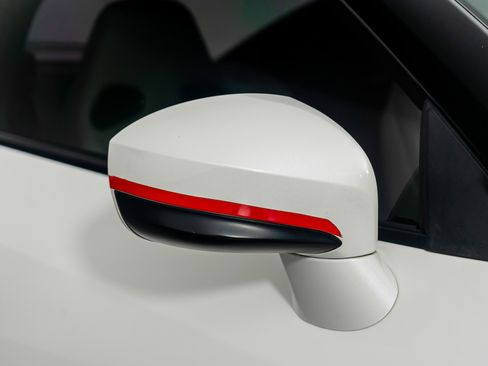 Used 2009 Nissan GT-R Premium image 28