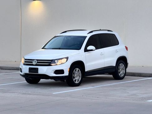 Used 2017 Volkswagen Tiguan Limited w/ Premium Package AWD/4WD image 3