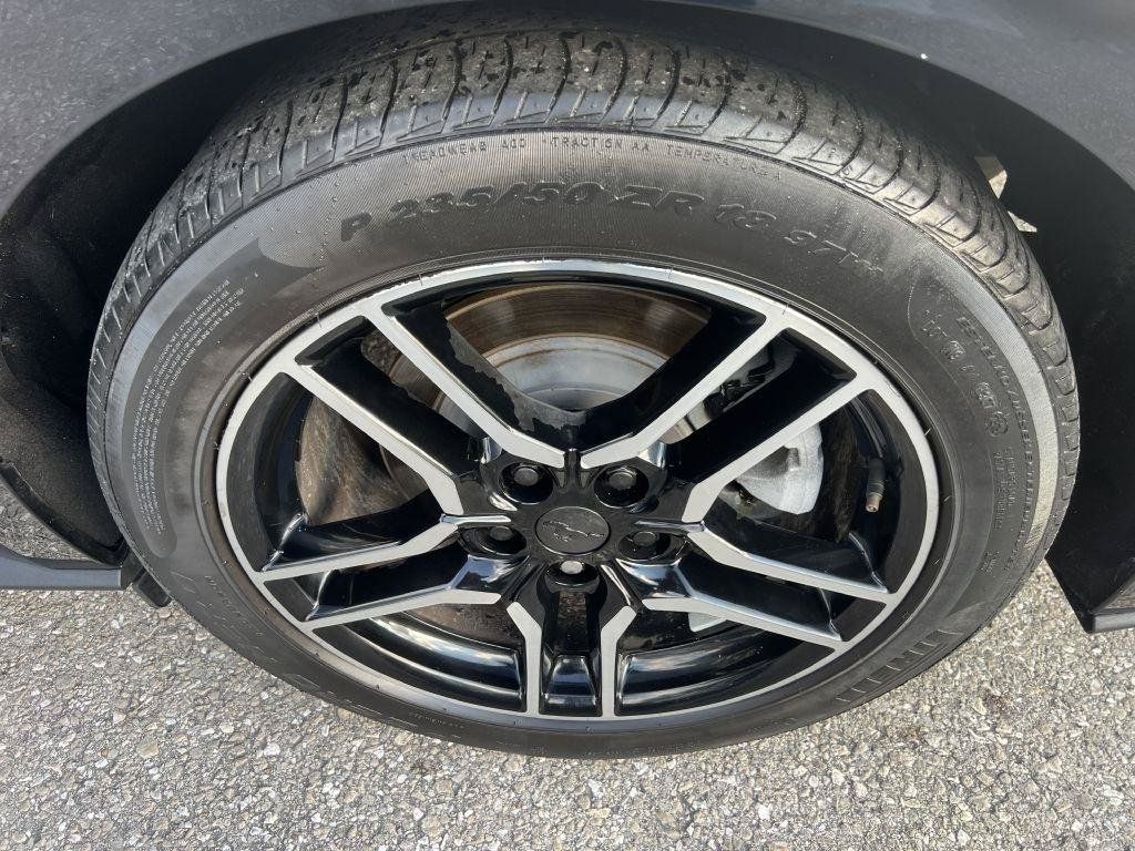 Used 2018 Ford Mustang Premium RWD image 17