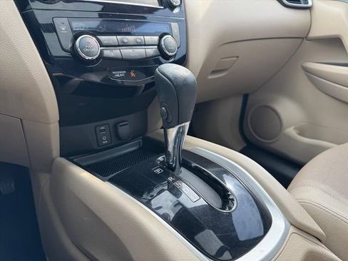 Used 2016 Nissan Rogue SL w/ SL Premium Package FWD image 20