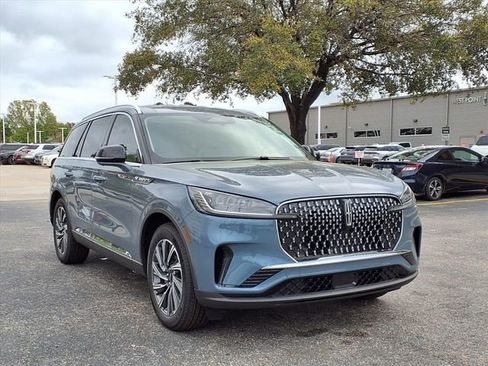 New 2026 Lincoln Aviator 2WD image 4