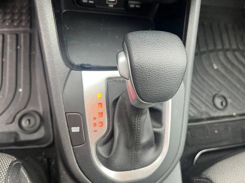 Used 2023 Kia Forte LXS w/ LXS Technology Package FWD image 17