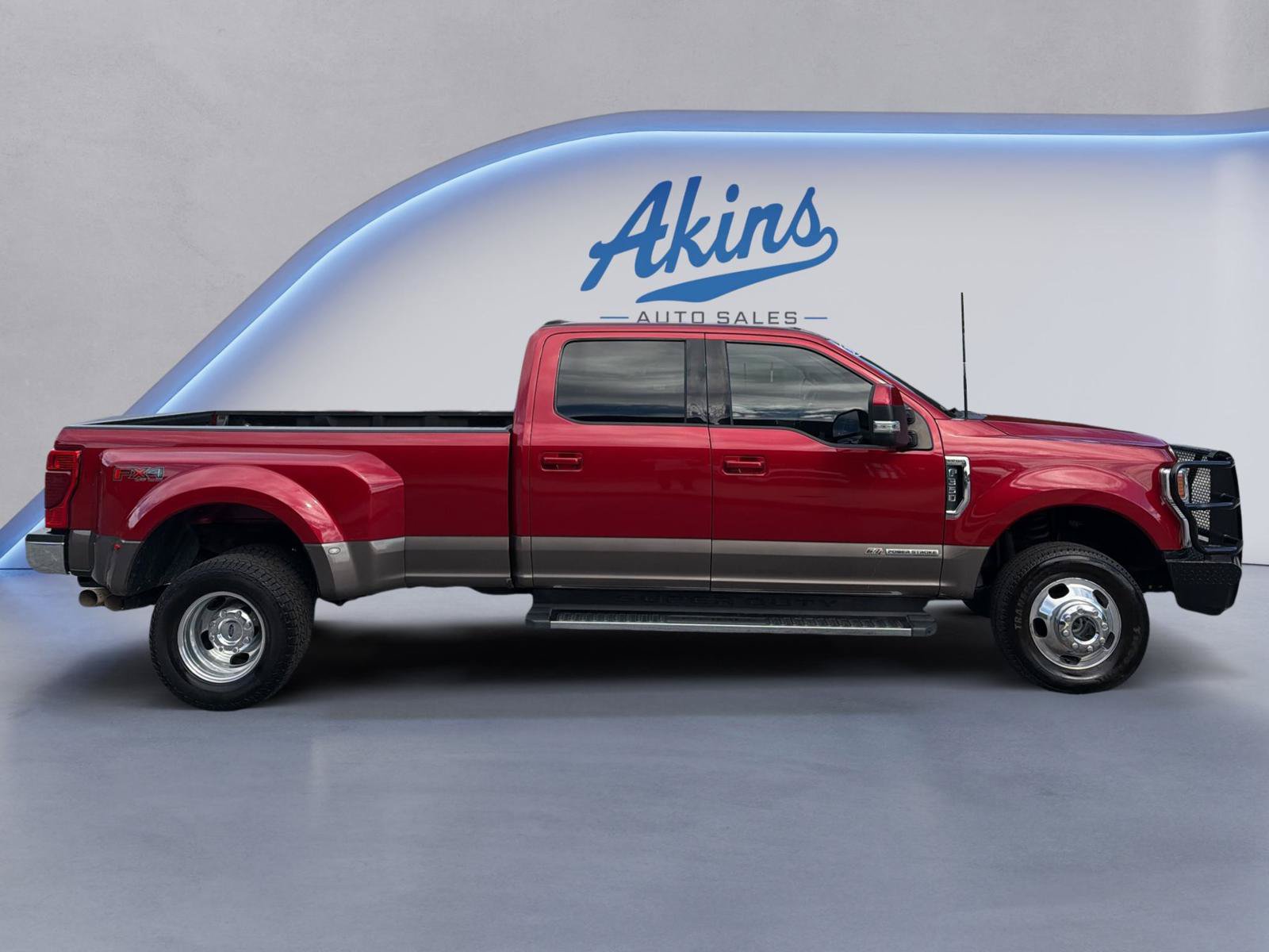 Used 2021 Ford F350 Lariat w/ Lariat Value Package AWD/4WD image 2