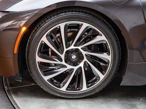 Used 2017 BMW i8 image 10