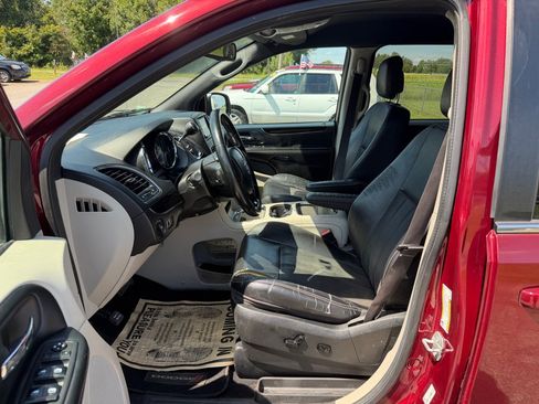 Used 2019 Dodge Grand Caravan SXT FWD image 10