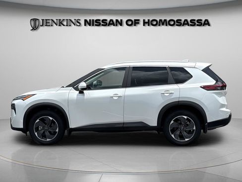 Certified 2024 Nissan Rogue SV w/ SV Premium Package FWD image 10