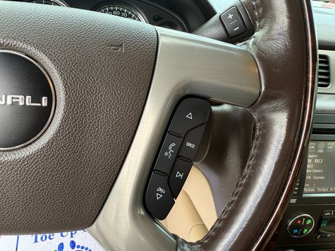 Used 2014 GMC Yukon Denali image 16