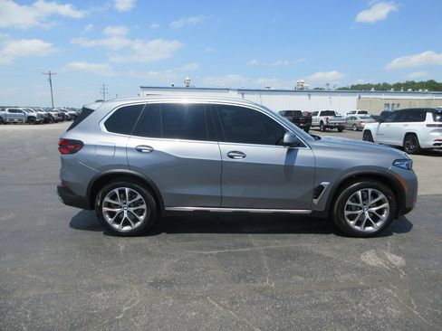 Used 2026 BMW X5 xDrive40i w/ Premium Package AWD/4WD image 5