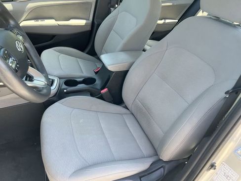 Used 2019 Hyundai Elantra SEL FWD image 31