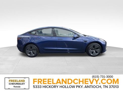 Used 2021 Tesla Model 3 Standard Range Plus RWD image 2