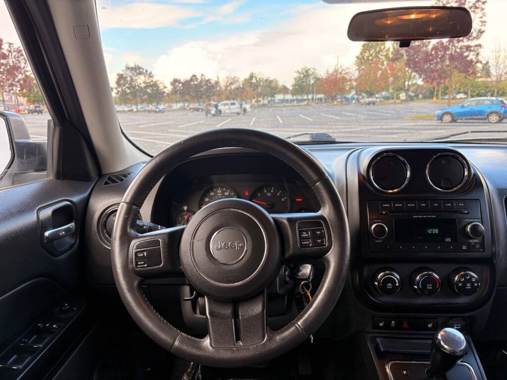 Used 2012 Jeep Patriot Latitude AWD/4WD image 13