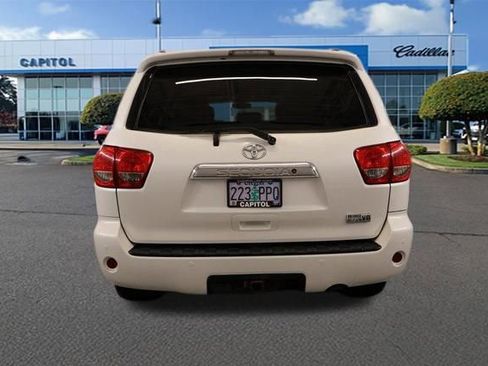 Used 2016 Toyota Sequoia Platinum image 3