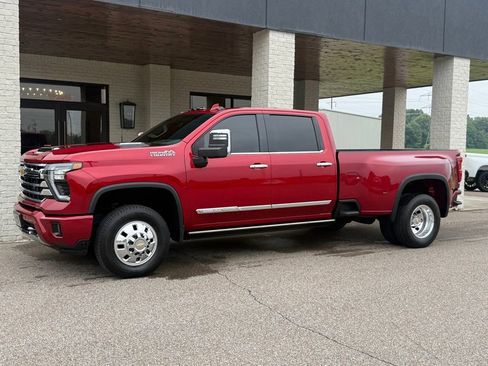 Used 2025 Chevrolet Silverado 3500 High Country w/ High Country Premium Package AWD/4WD image 16