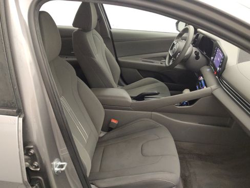 Used 2023 Hyundai Elantra SEL image 21